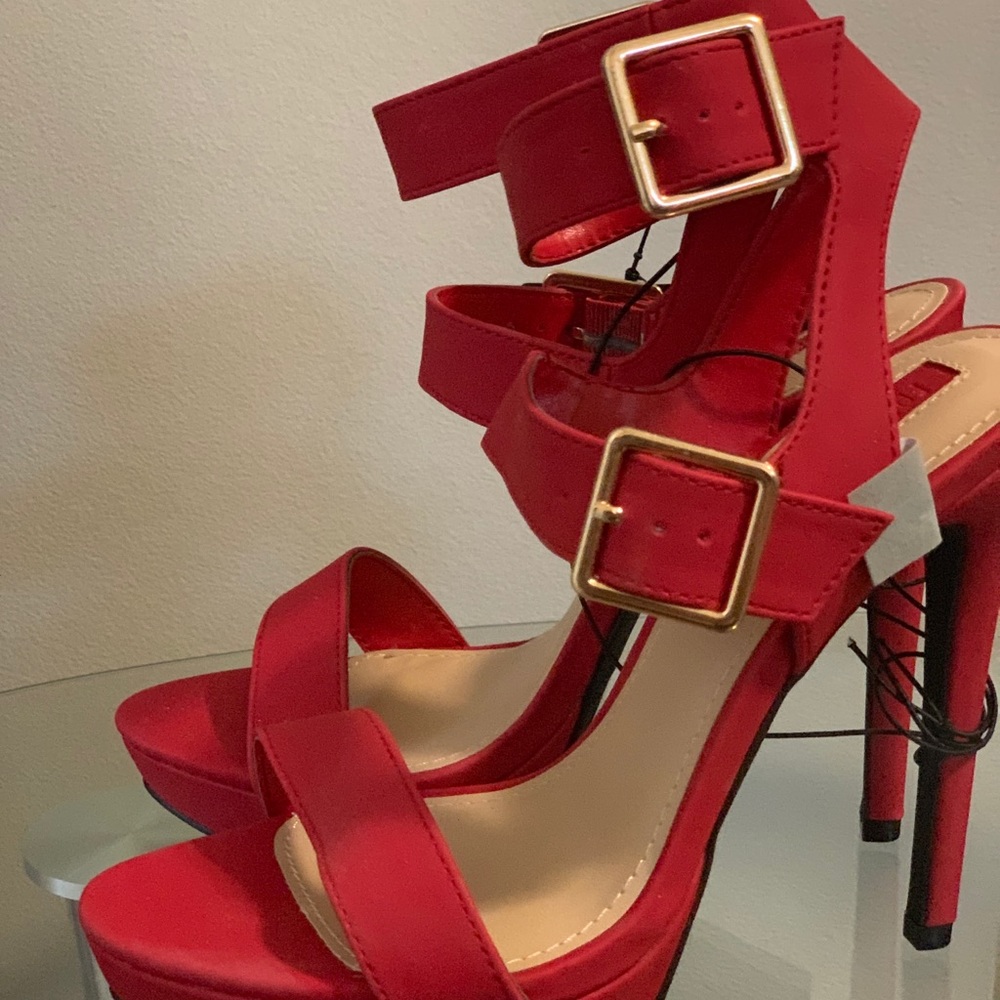 Final Sale Brand new out of the box Forever 21 👠